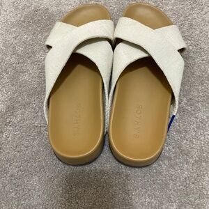 Rothy’s weekender slide